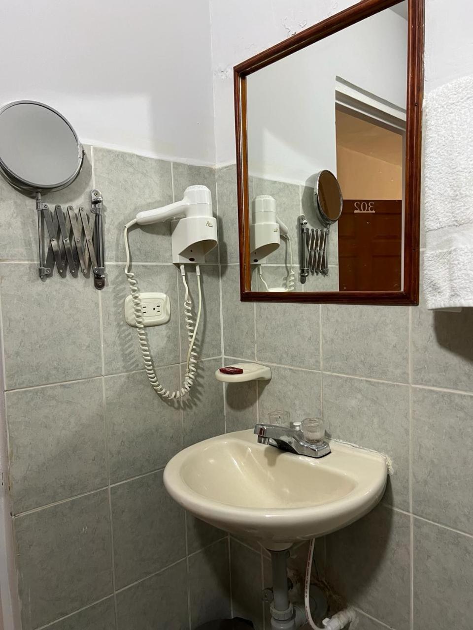 Hotel Armenia Centro Luaran gambar